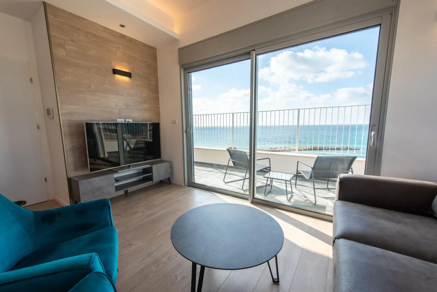 Apartment Port City Haifa - Beach Front Penthouse Bat Galim Israel